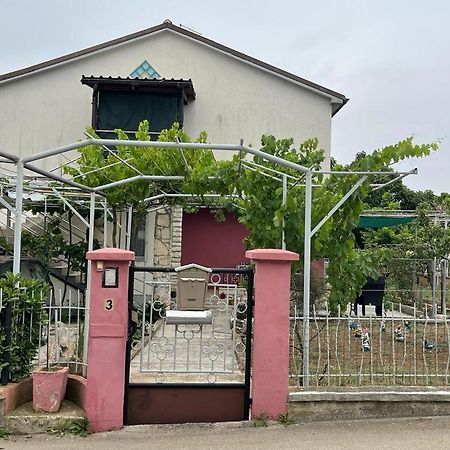 Apartman Pcelica Apartman Póla Kültér fotó