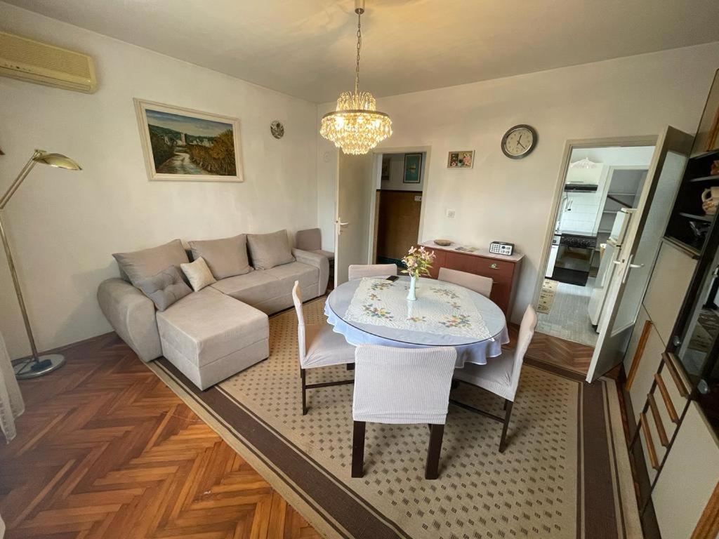 Apartman Pcelica Apartman Póla Kültér fotó