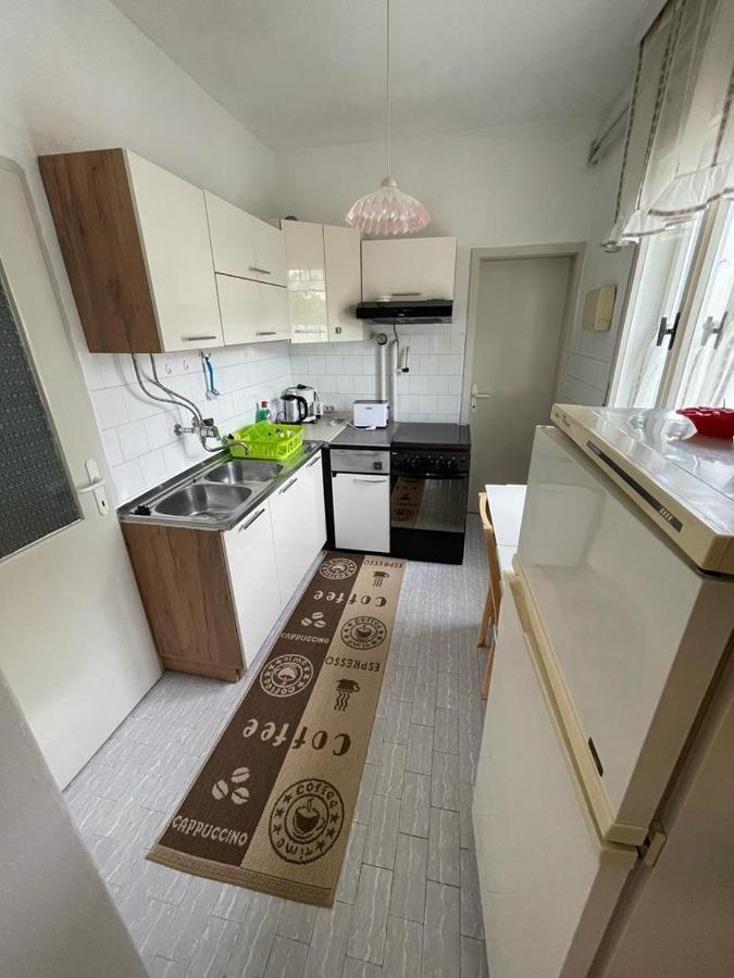 Apartman Pcelica Apartman Póla Kültér fotó