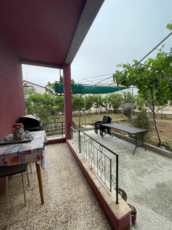 Apartman Pcelica Apartman Póla Kültér fotó