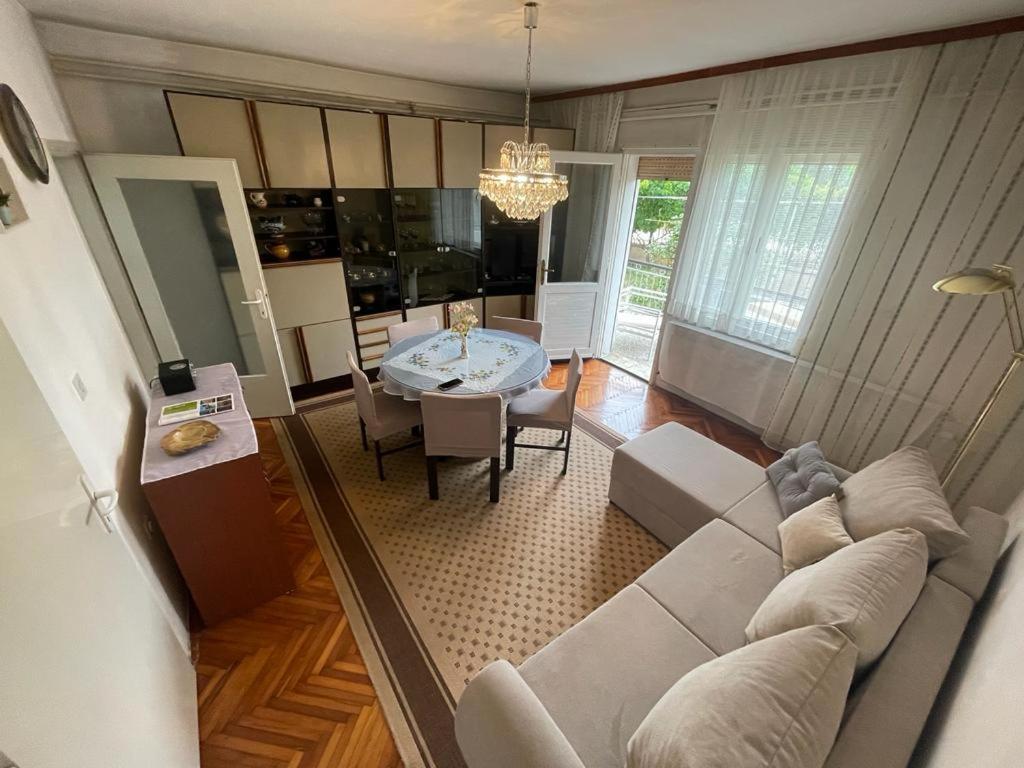 Apartman Pcelica Apartman Póla Kültér fotó