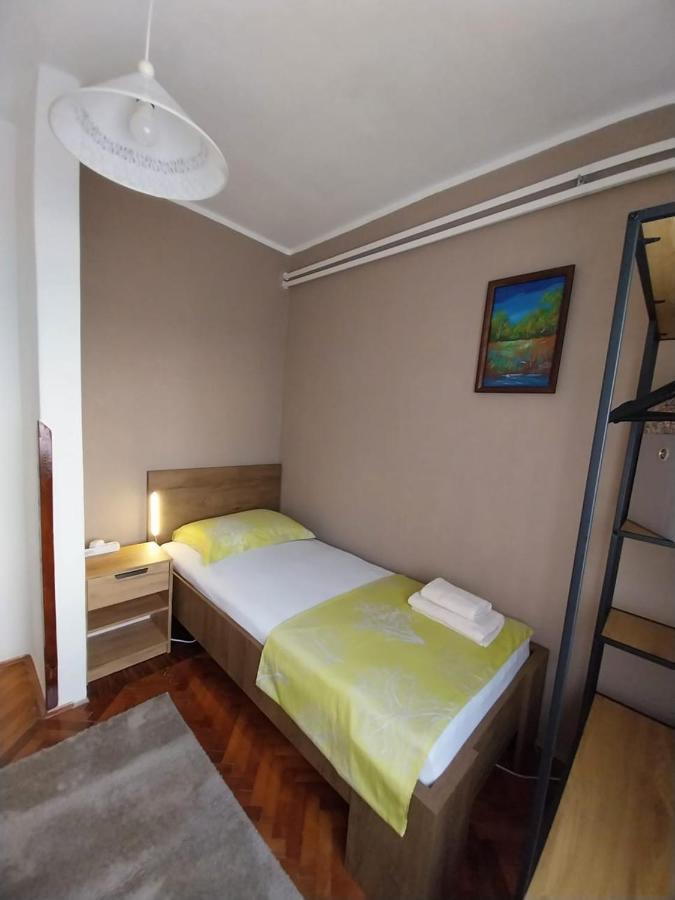Apartman Pcelica Apartman Póla Kültér fotó